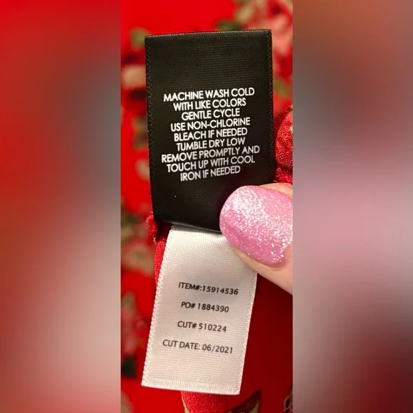 🌹 Torrid 6X Hi-Lo Red Floral Top - Picture 9 of 10